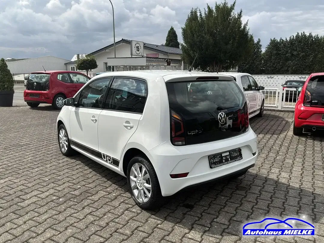 Volkswagen up! - Thumbnail 3