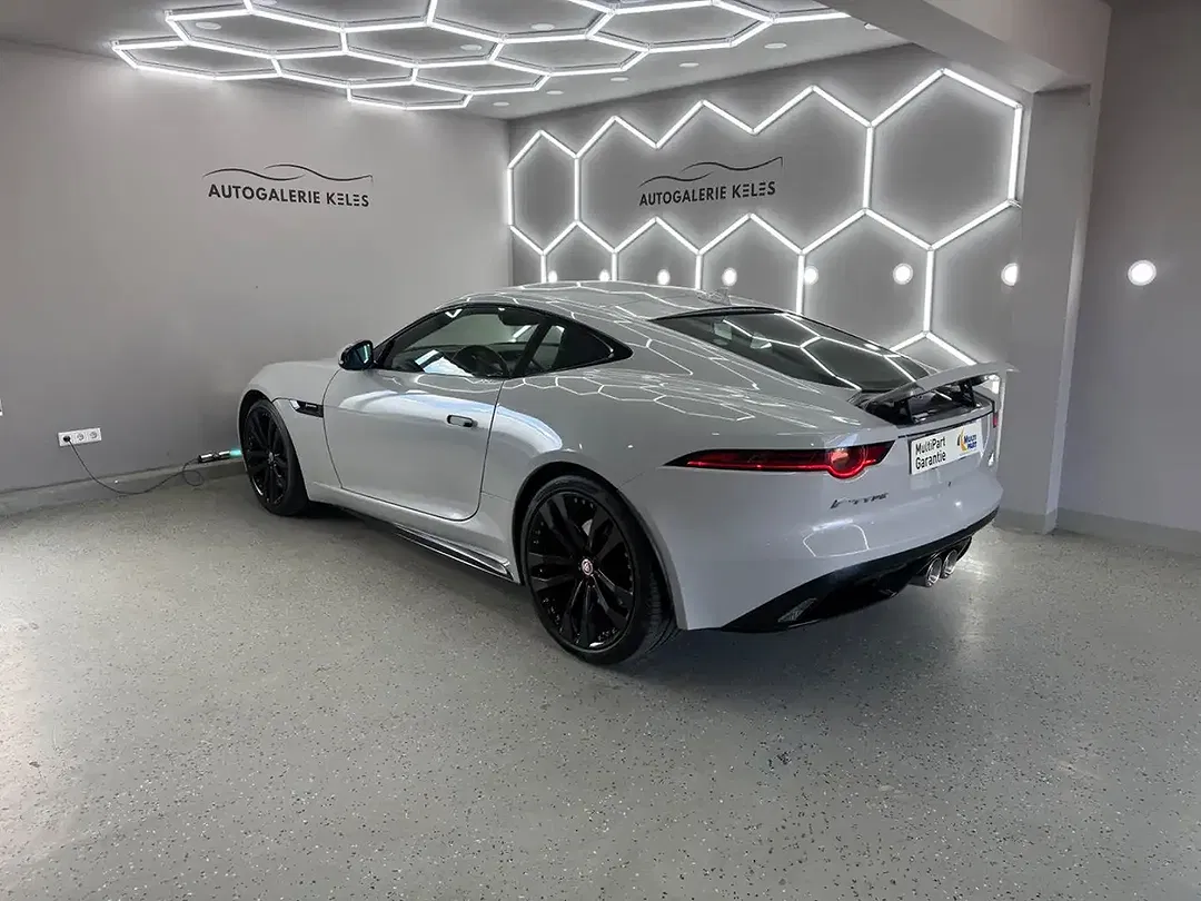 Jaguar F-Type 4x4 Coupe R-Dynamic - Thumbnail 3
