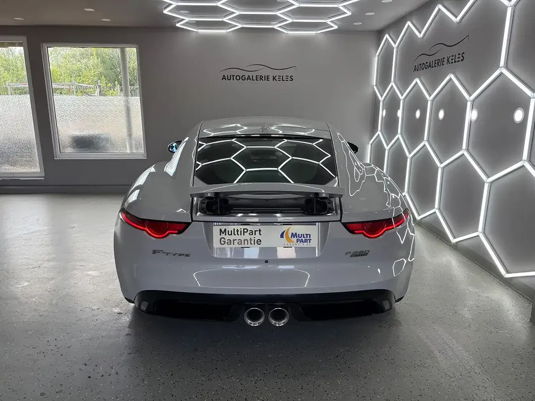 Jaguar F-Type 4x4 Coupe R-Dynamic - Thumbnail 6