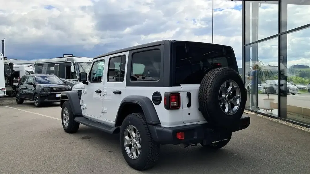 Jeep Wrangler 2.2 CRDi AUT Unlimited Sport - Thumbnail 5