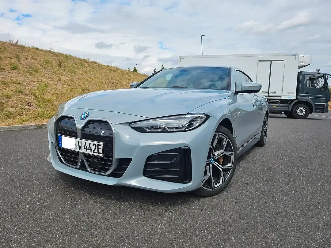 BMW i4 eDrive M Gran Coupe - Thumbnail 4