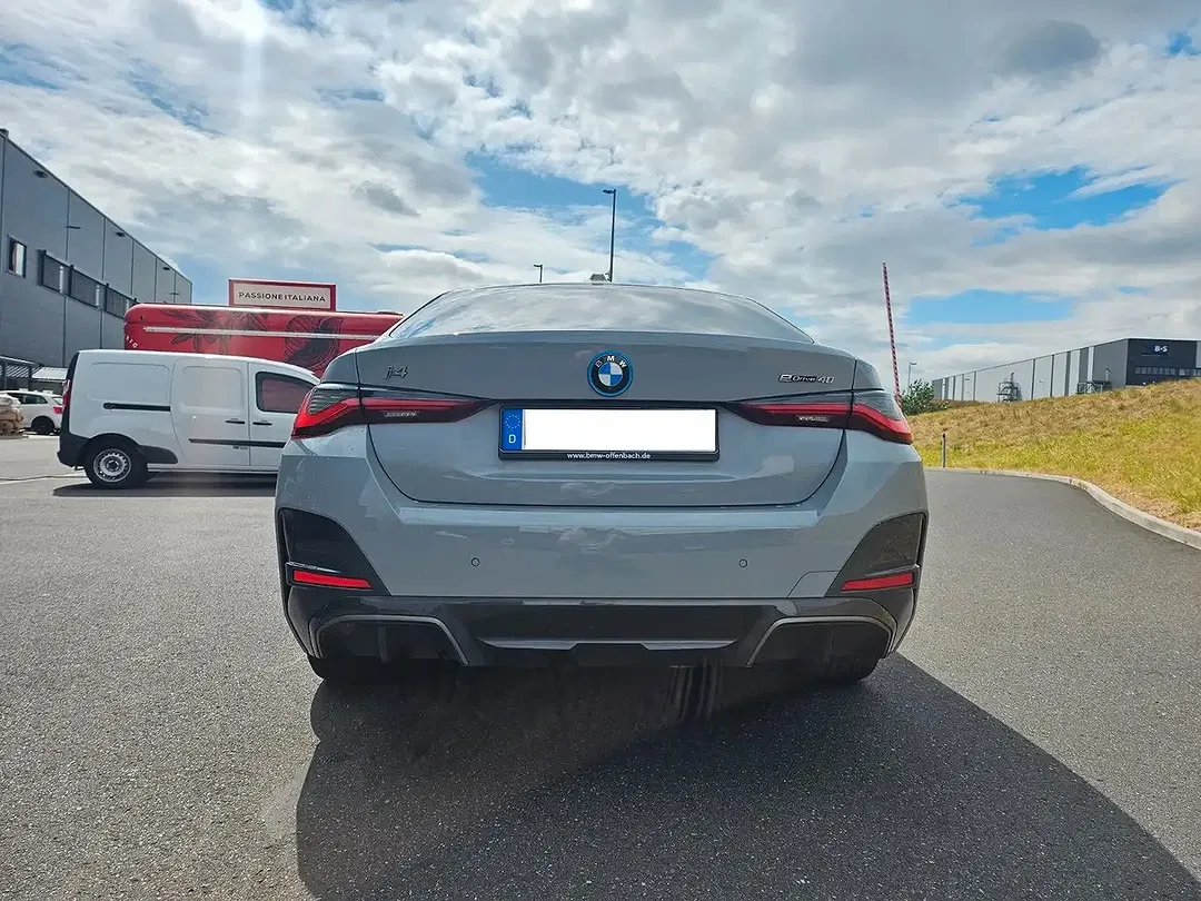 BMW i4 eDrive M Gran Coupe - Thumbnail 8