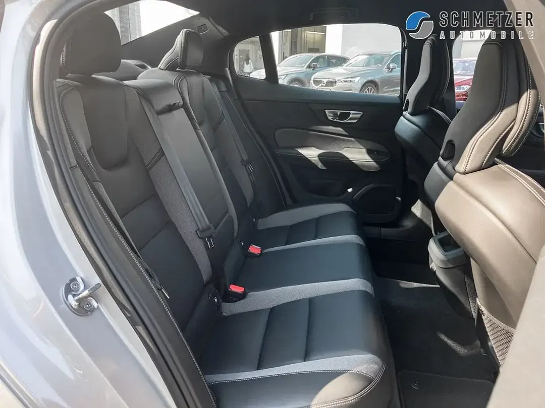 Volvo S60 B4 MHEV Plus Dark - Thumbnail 10