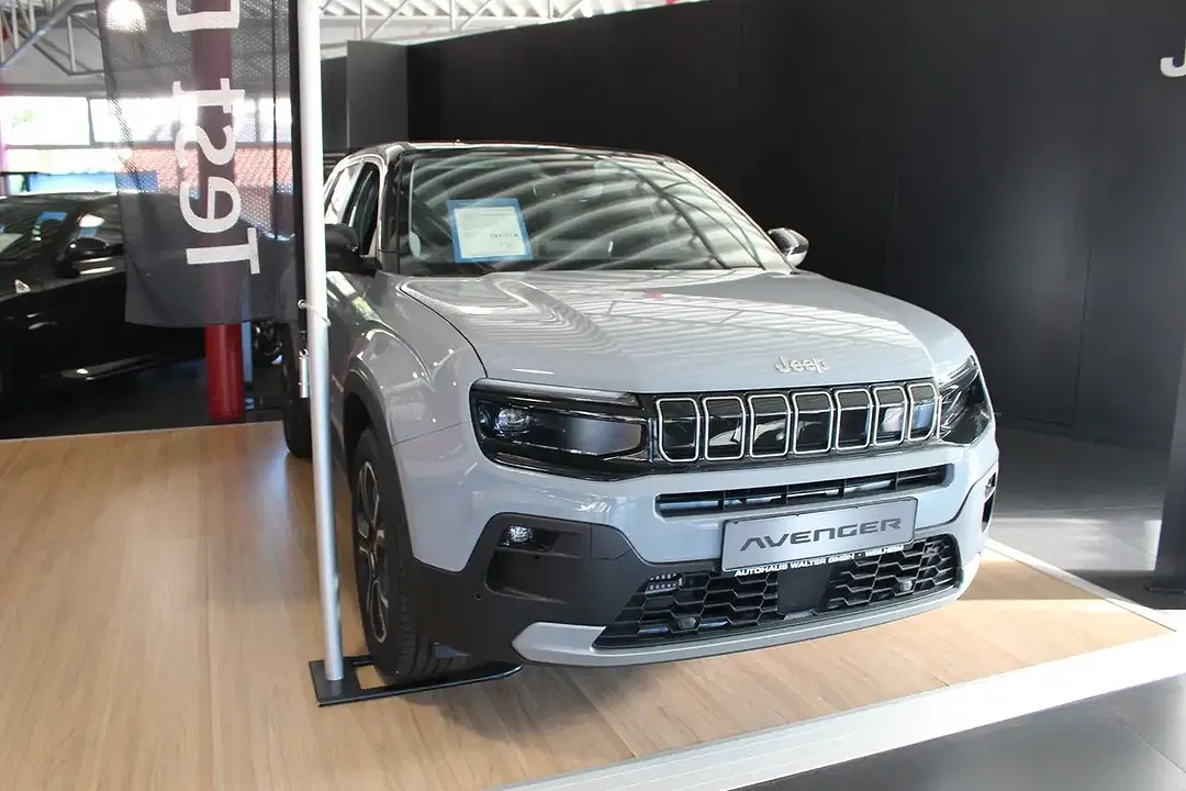 Jeep Avenger MHEV Summit - foto 1