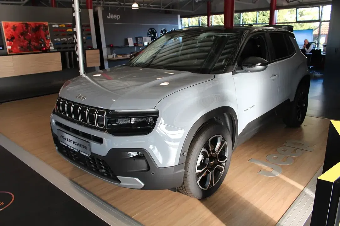 Jeep Avenger MHEV Summit - foto 2