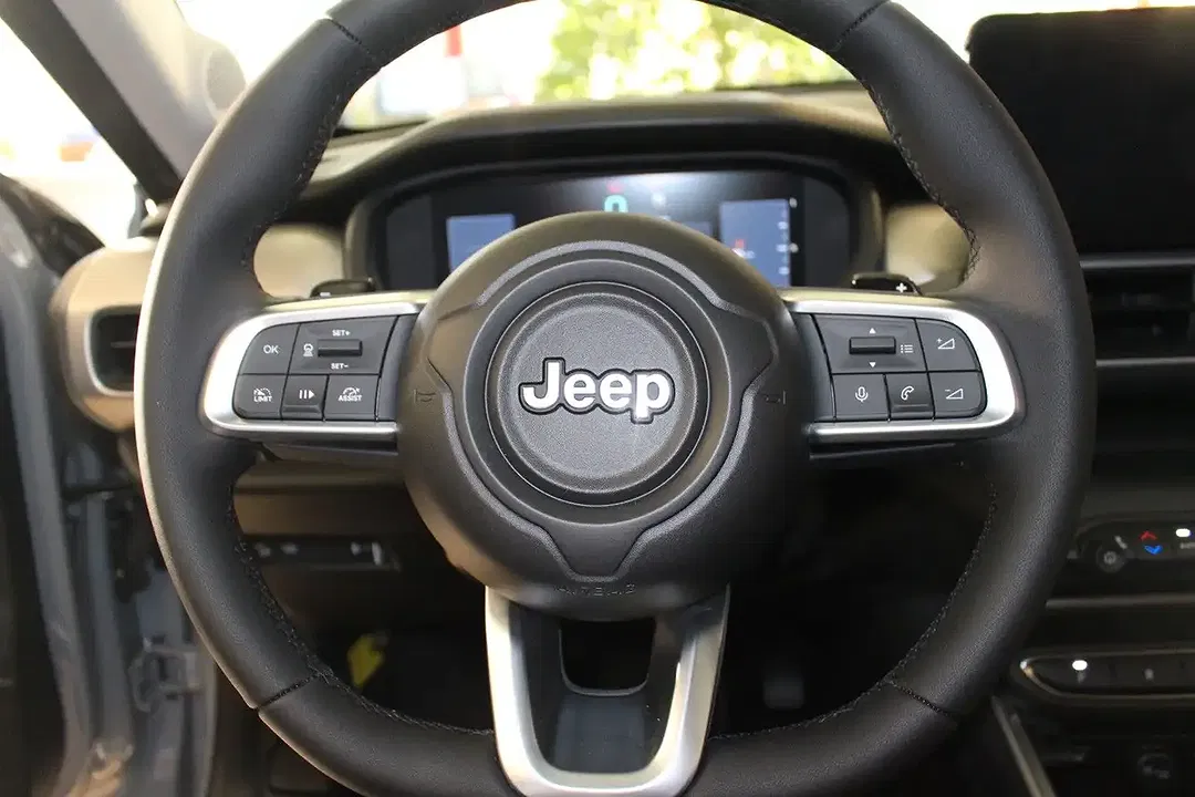 Jeep Avenger MHEV Summit - Thumbnail 9