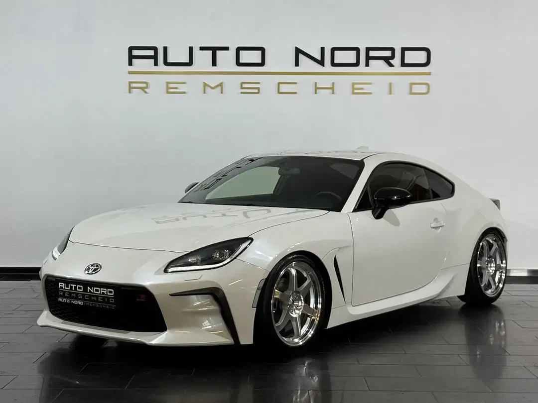 Toyota GR86 - Thumbnail 12