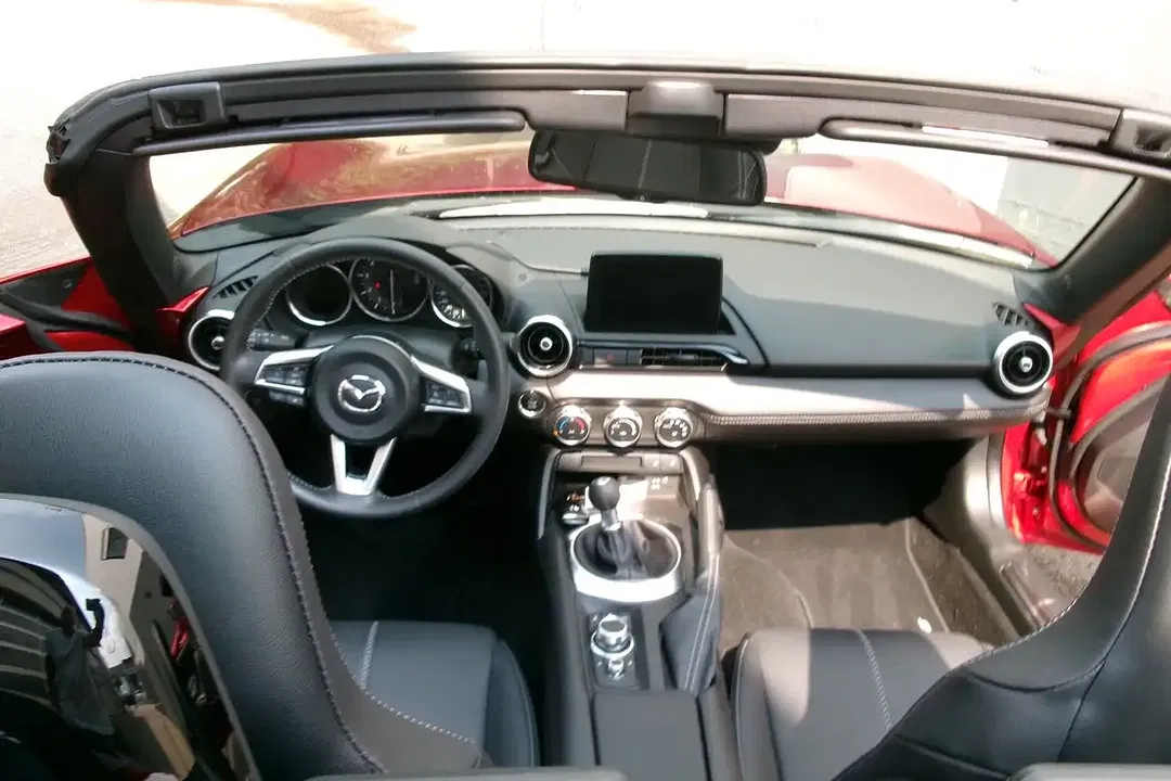 Mazda MX-5 Exclusive-Line - Thumbnail 11