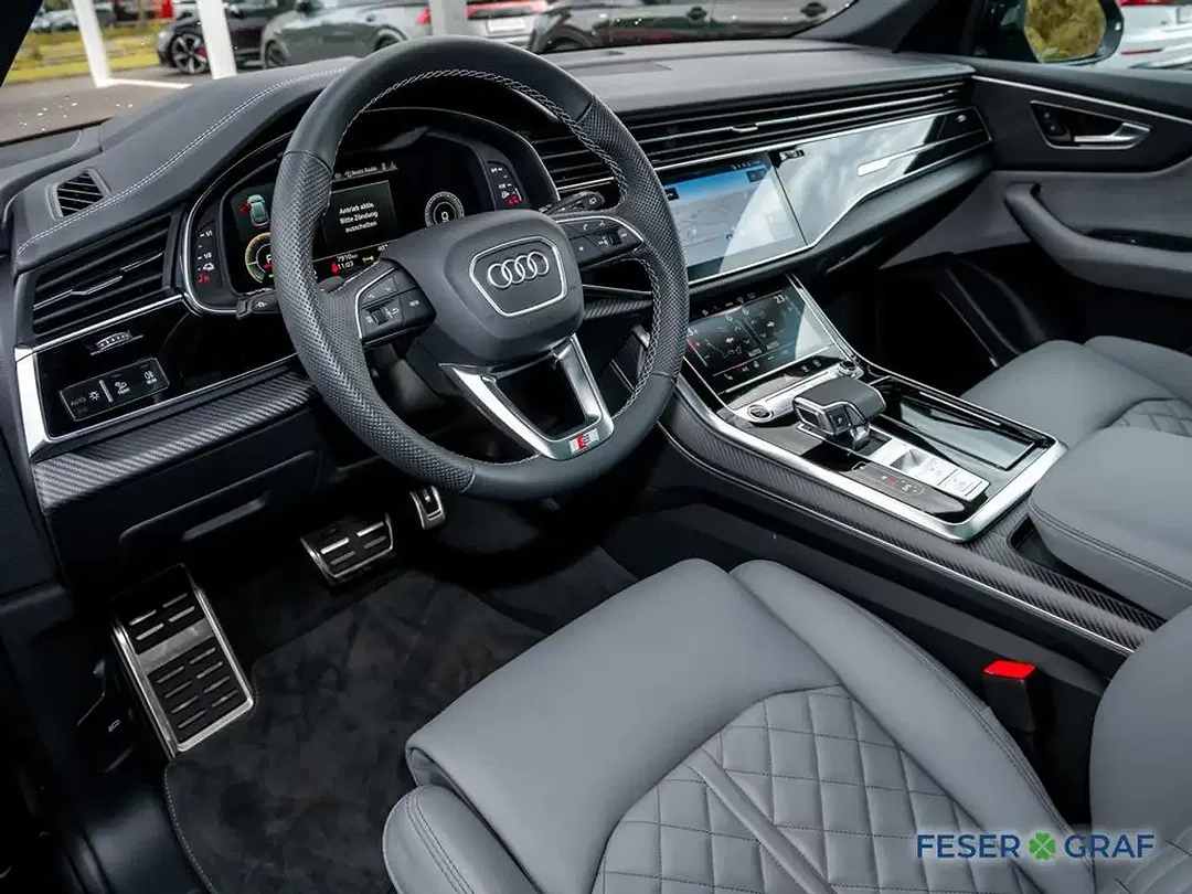 Audi Q8 55 TFSI e - Thumbnail 3
