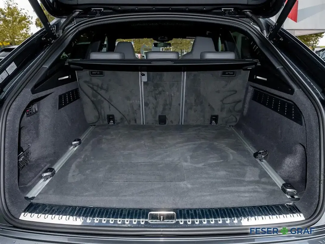 Audi Q8 55 TFSI e - Thumbnail 9