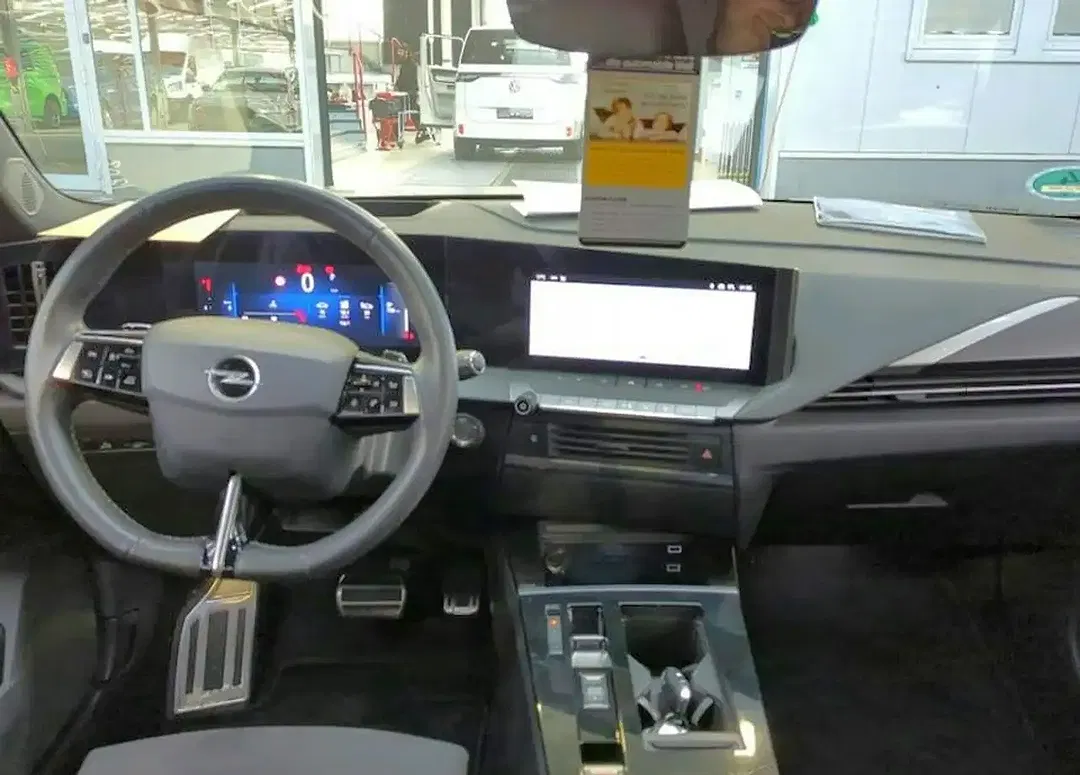 Opel Astra Ultimate - Thumbnail 5