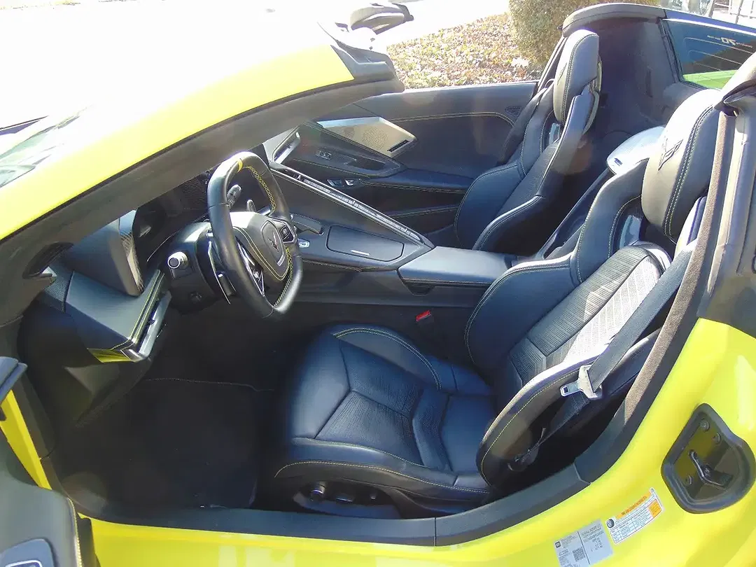 Corvette C8 Convertible 3LT - Thumbnail 3