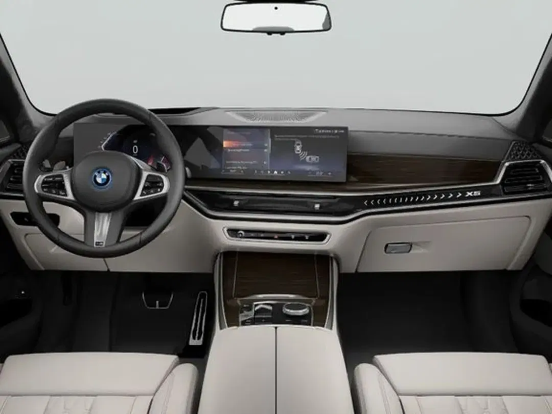 BMW X5 M Sport - Thumbnail 3