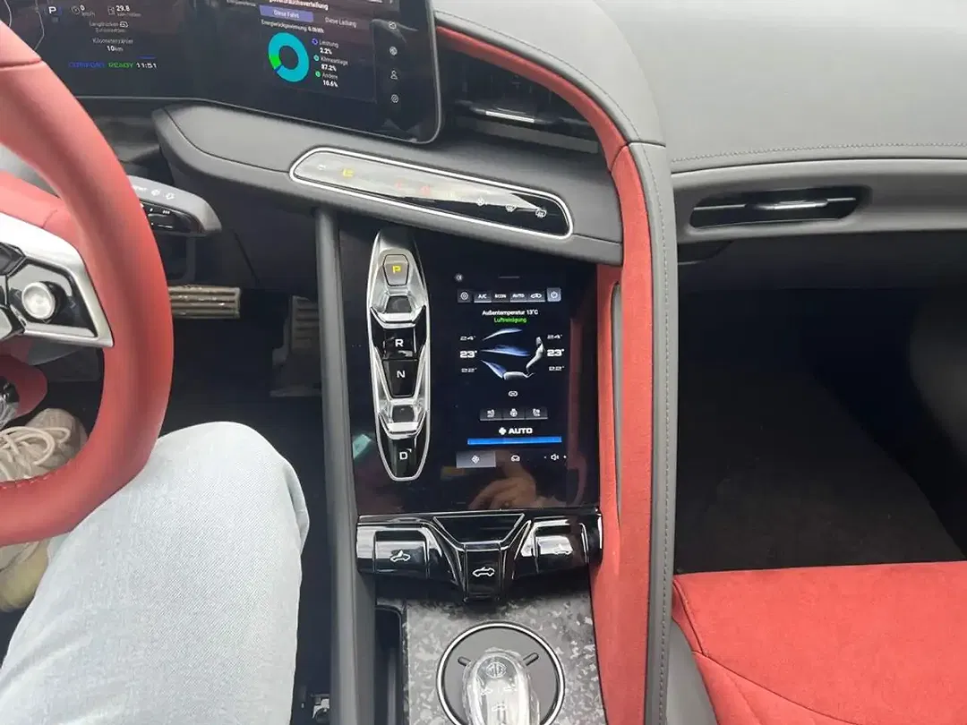 MG Cyberster - Thumbnail 12