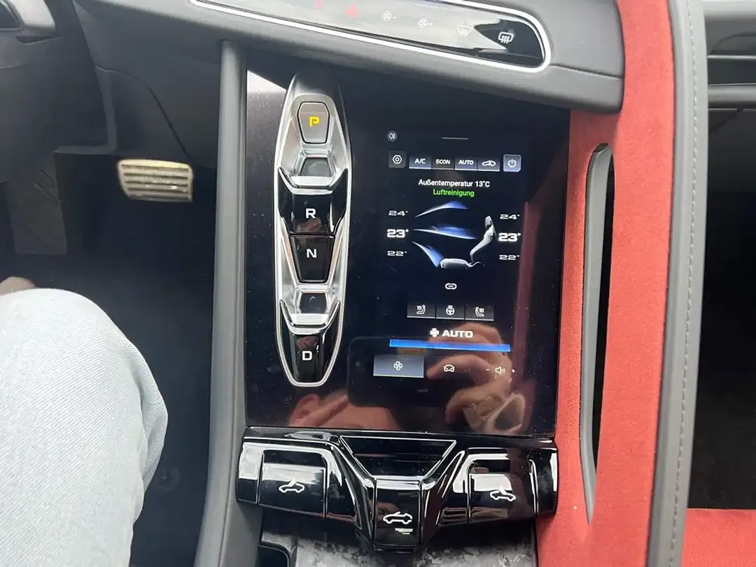 MG Cyberster - Thumbnail 13