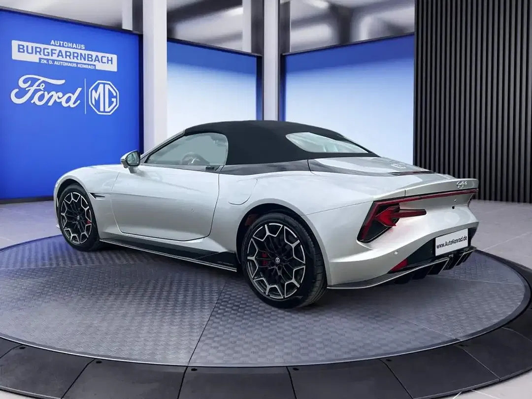 MG Cyberster - Thumbnail 4