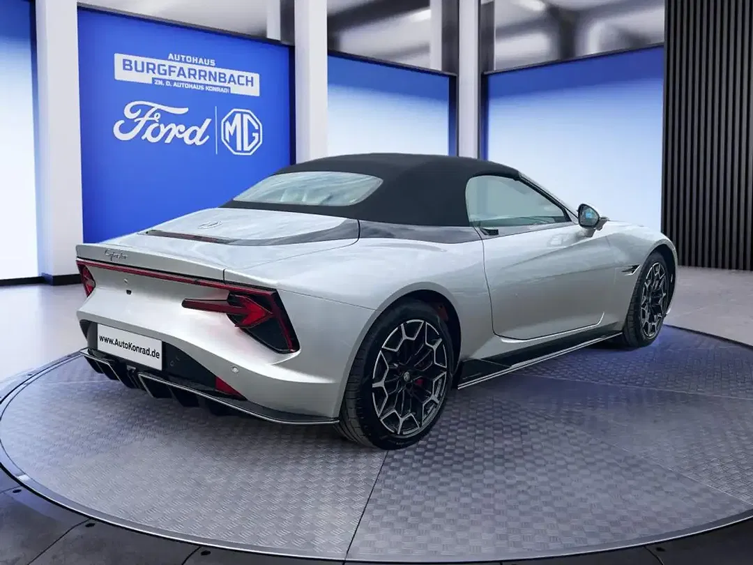 MG Cyberster - Thumbnail 5