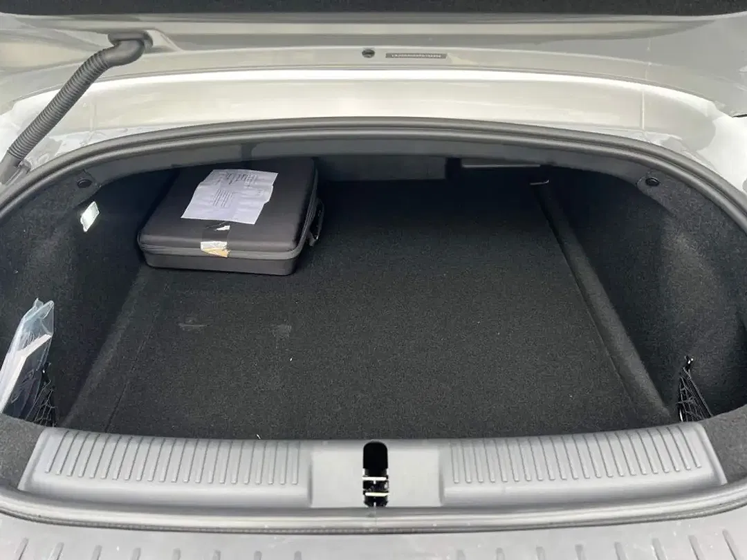 MG Cyberster - Thumbnail 7