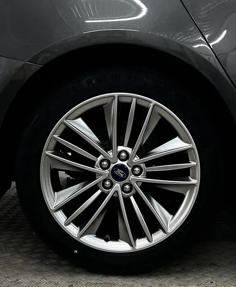 Ford Mondeo 2.0 Hybrid Vignale - foto 15