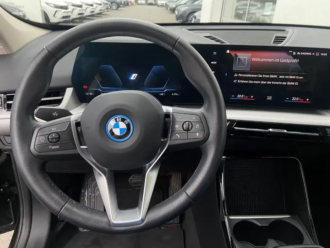 BMW iX1 xDrive - Thumbnail 6