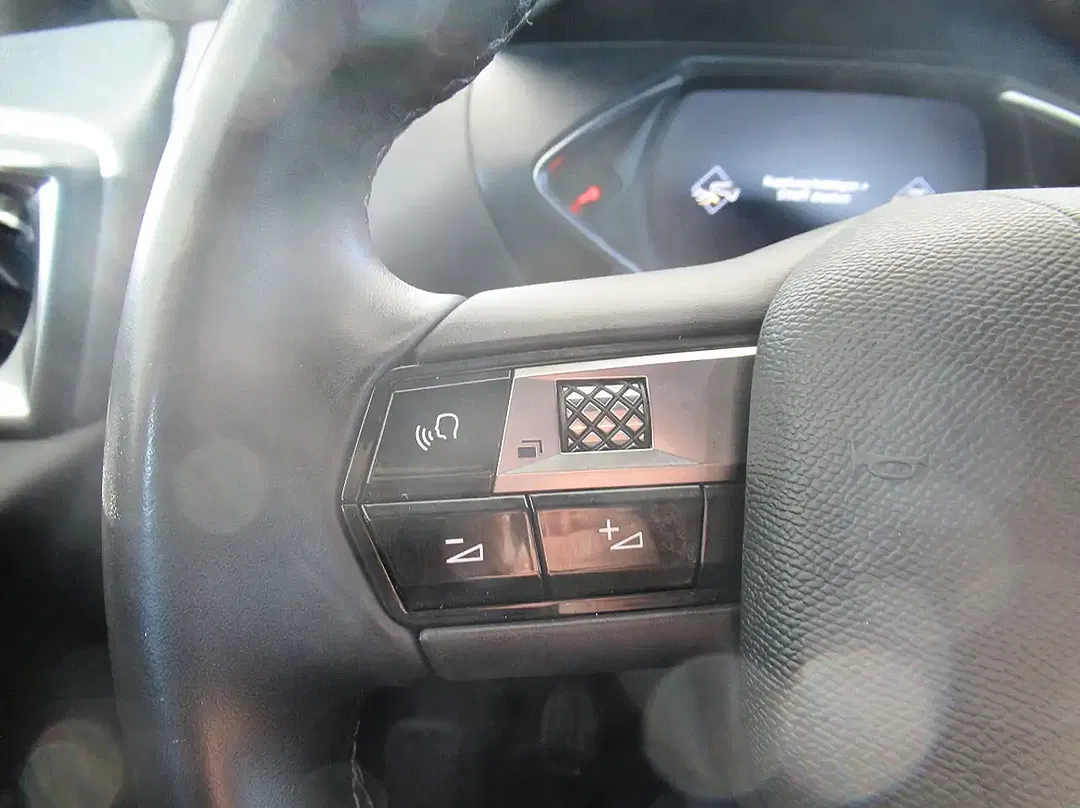 DS Automobiles DS 3 - Thumbnail 11