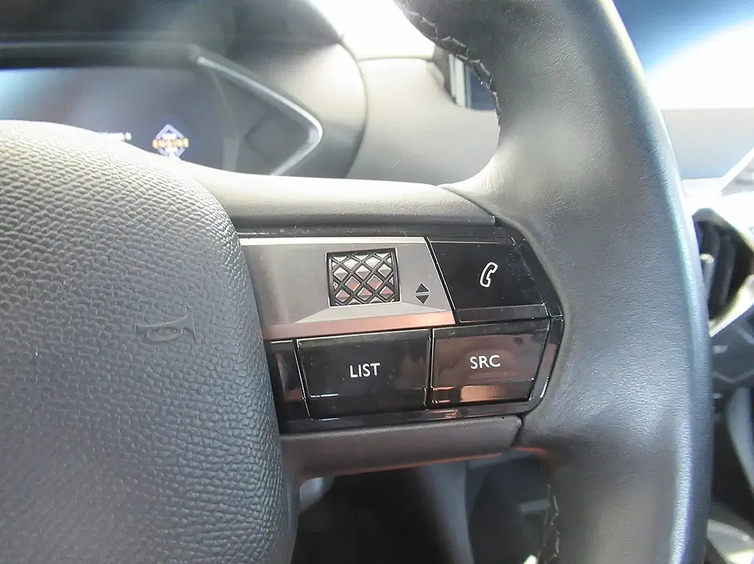 DS Automobiles DS 3 - Thumbnail 12