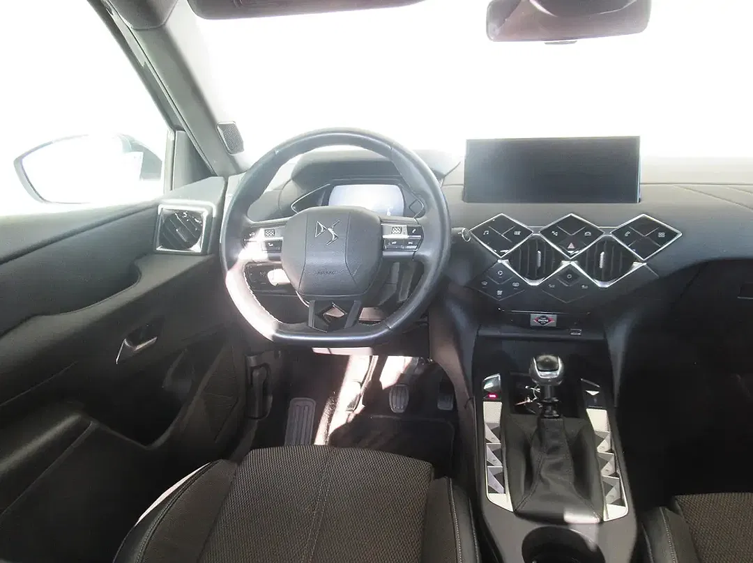 DS Automobiles DS 3 - Thumbnail 9