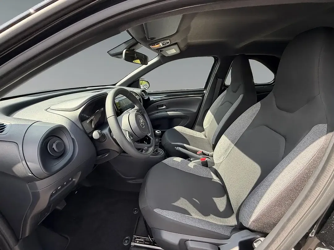 Toyota Aygo X Business Edition - Thumbnail 9