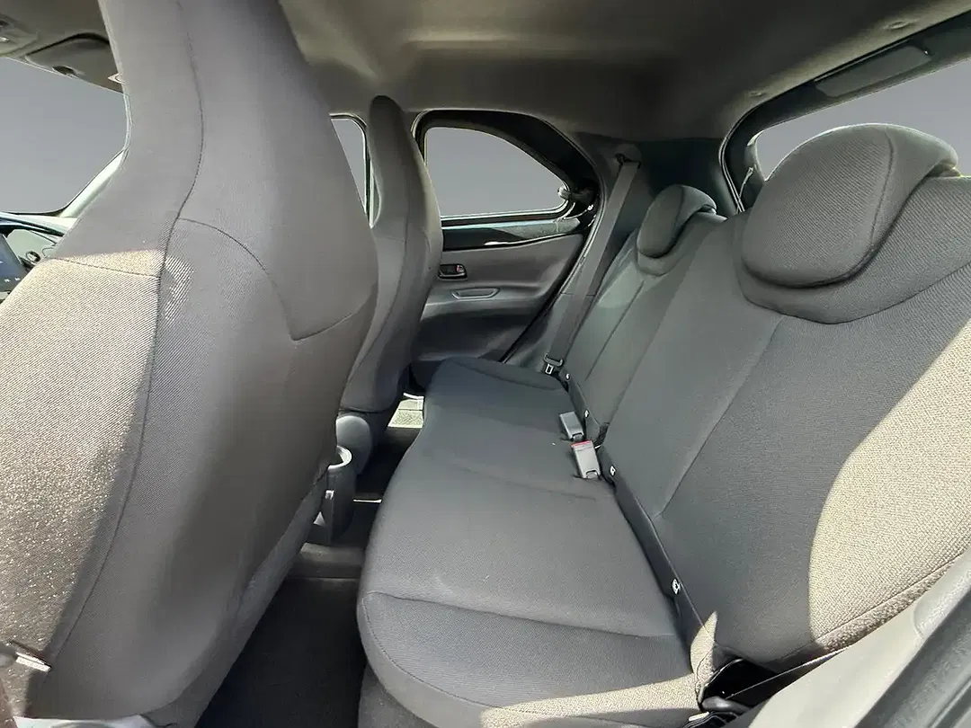 Toyota Aygo X Business Edition - Thumbnail 13