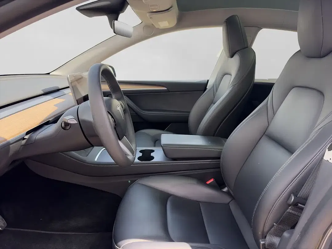 Tesla Model Y AWD Dual Motor Long Range - Thumbnail 12
