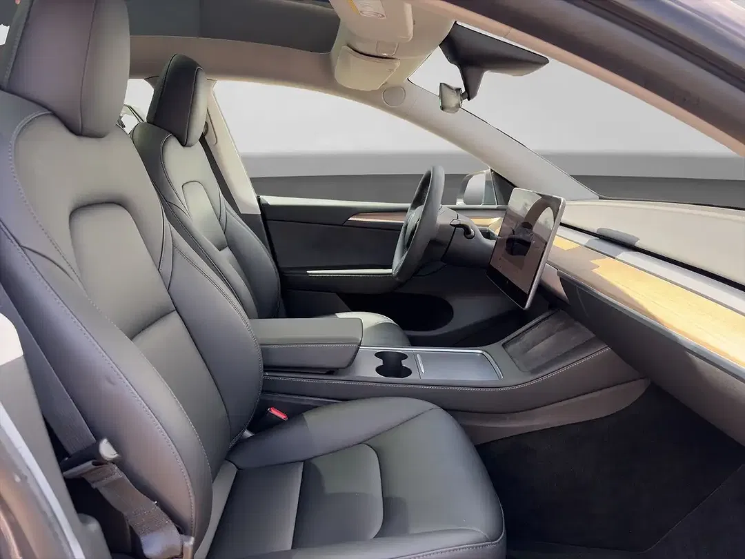 Tesla Model Y AWD Dual Motor Long Range - Thumbnail 13