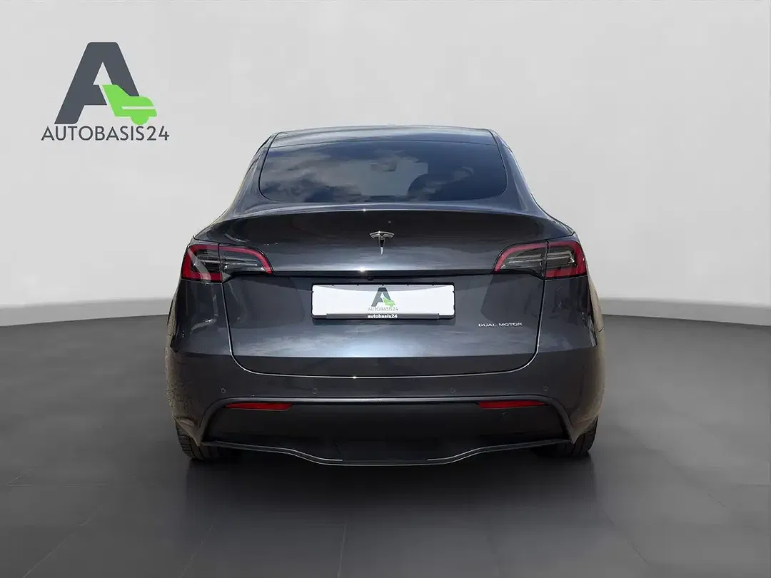 Tesla Model Y AWD Dual Motor Long Range - Thumbnail 4