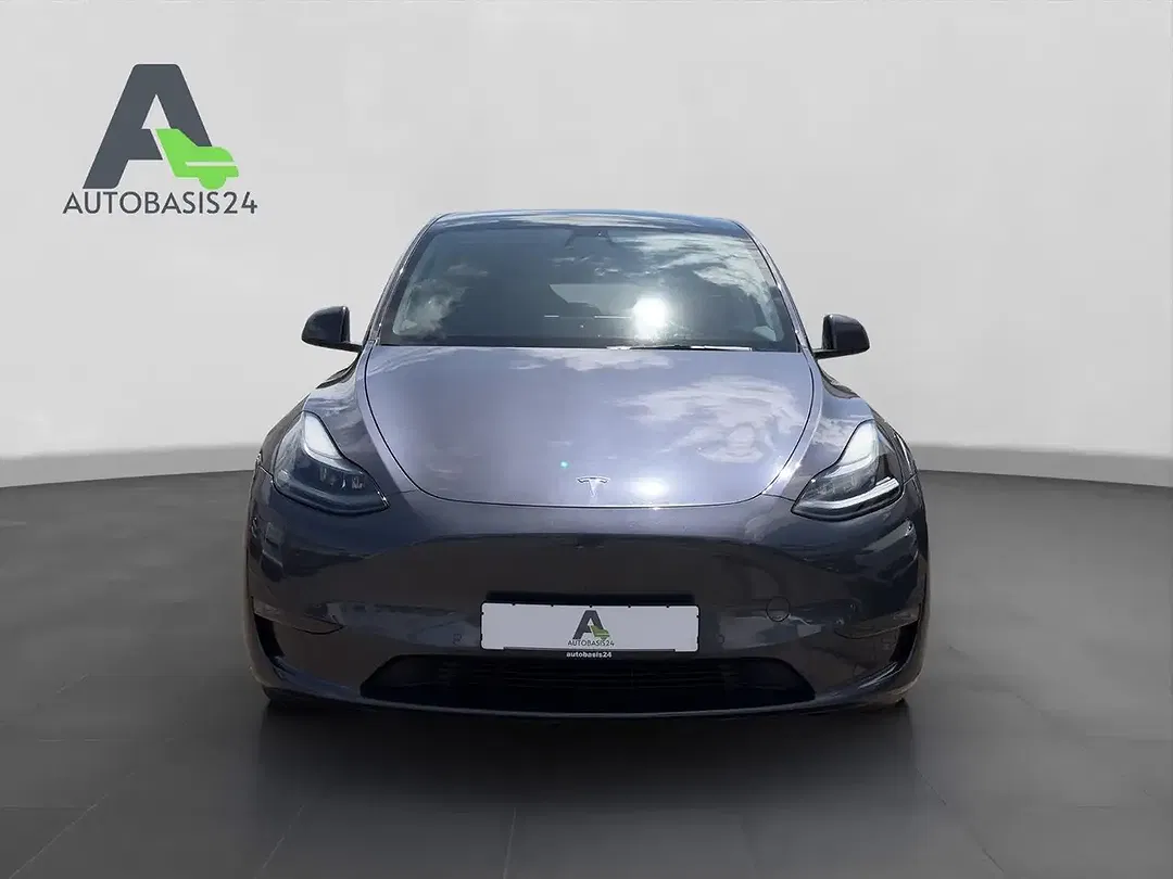 Tesla Model Y AWD Dual Motor Long Range - Thumbnail 8