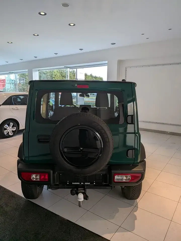 Suzuki Jimny 4x4 - Thumbnail 6
