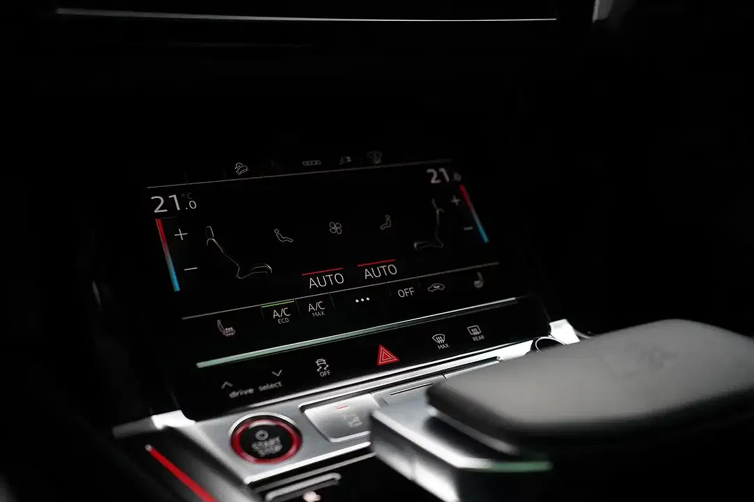 Audi SQ8 e-tron quattro Matrix LED - Thumbnail 14