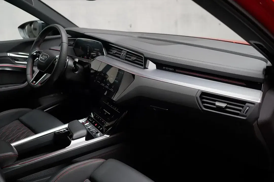 Audi SQ8 e-tron quattro Matrix LED - foto 2