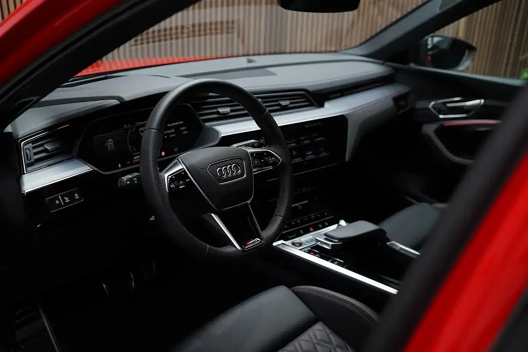 Audi SQ8 e-tron quattro Matrix LED - Thumbnail 8