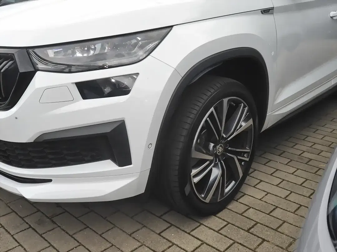 Skoda Kodiaq 2.0 TDI 4x4 Sportline - Thumbnail 5