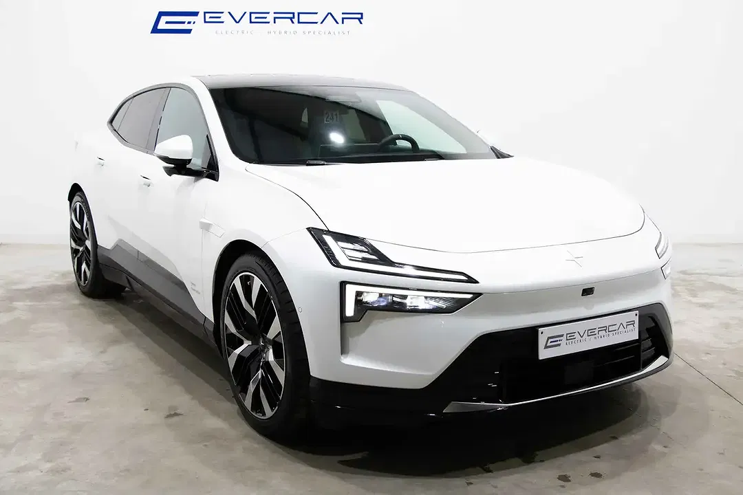 Polestar 4 Performance Long Range Plus - Thumbnail 3