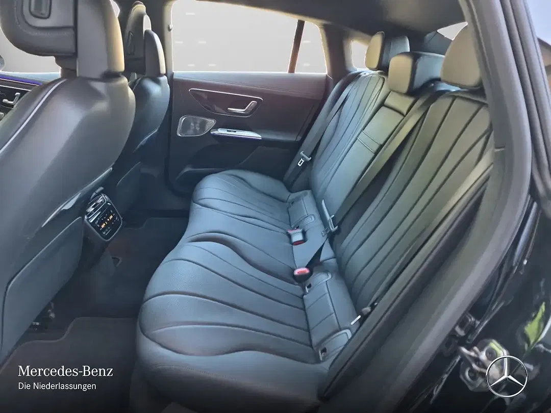 Mercedes-Benz EQE 300 Burmester Avantgarde - Thumbnail 11