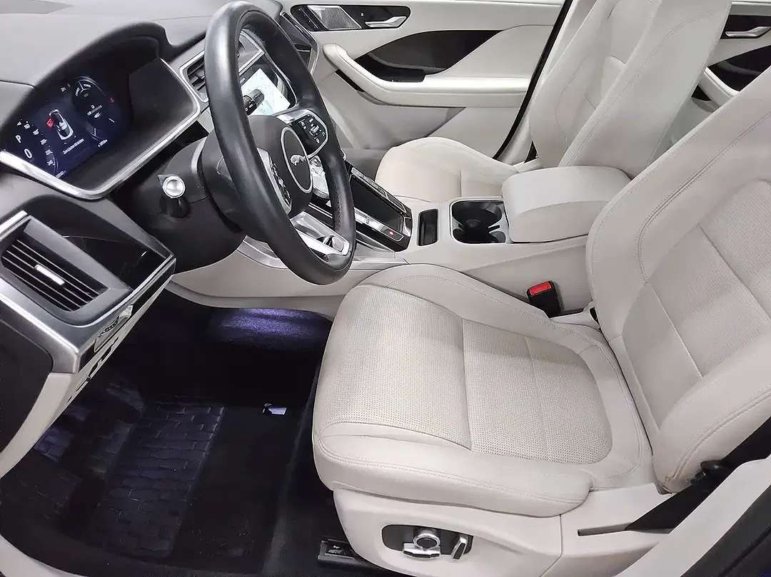 Jaguar I-Pace EV400 4x4 - Thumbnail 9