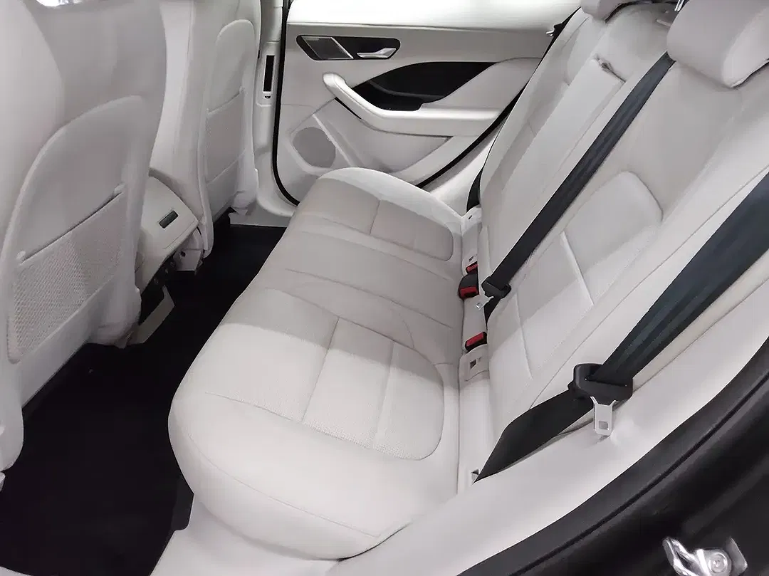 Jaguar I-Pace EV400 4x4 - Thumbnail 13