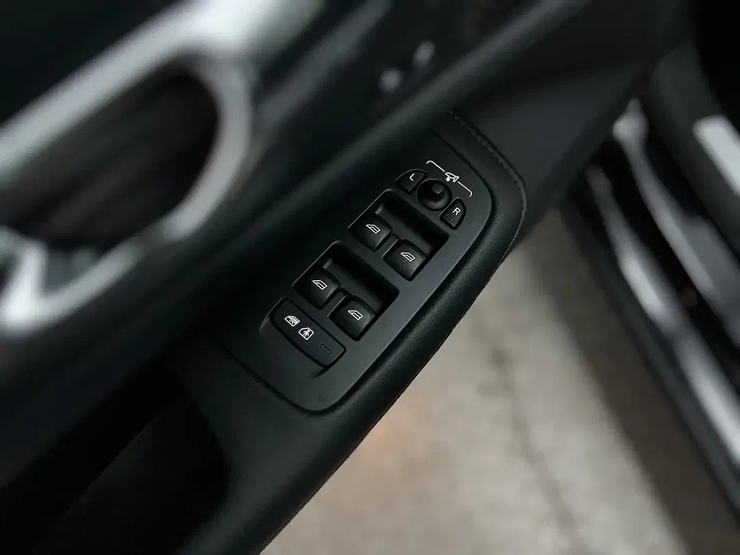 Volvo S60 B4 Plus Dark - Thumbnail 27