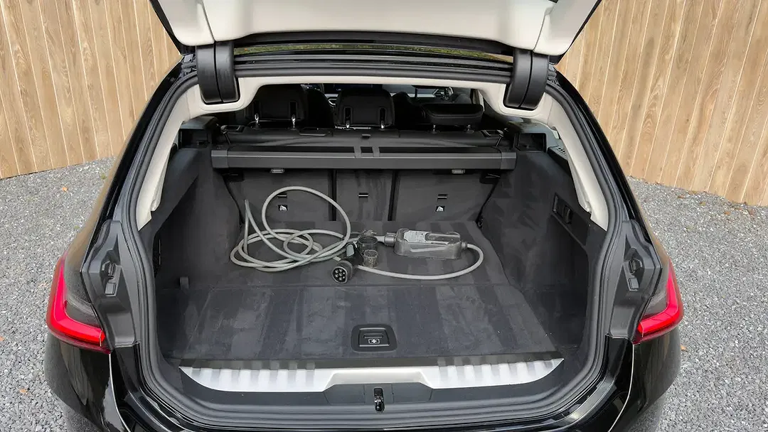 BMW 320 PHEV Touring - Thumbnail 10