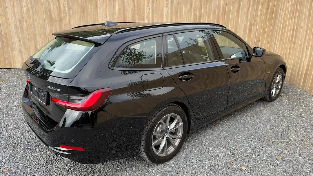 BMW 320 PHEV Touring - Thumbnail 4