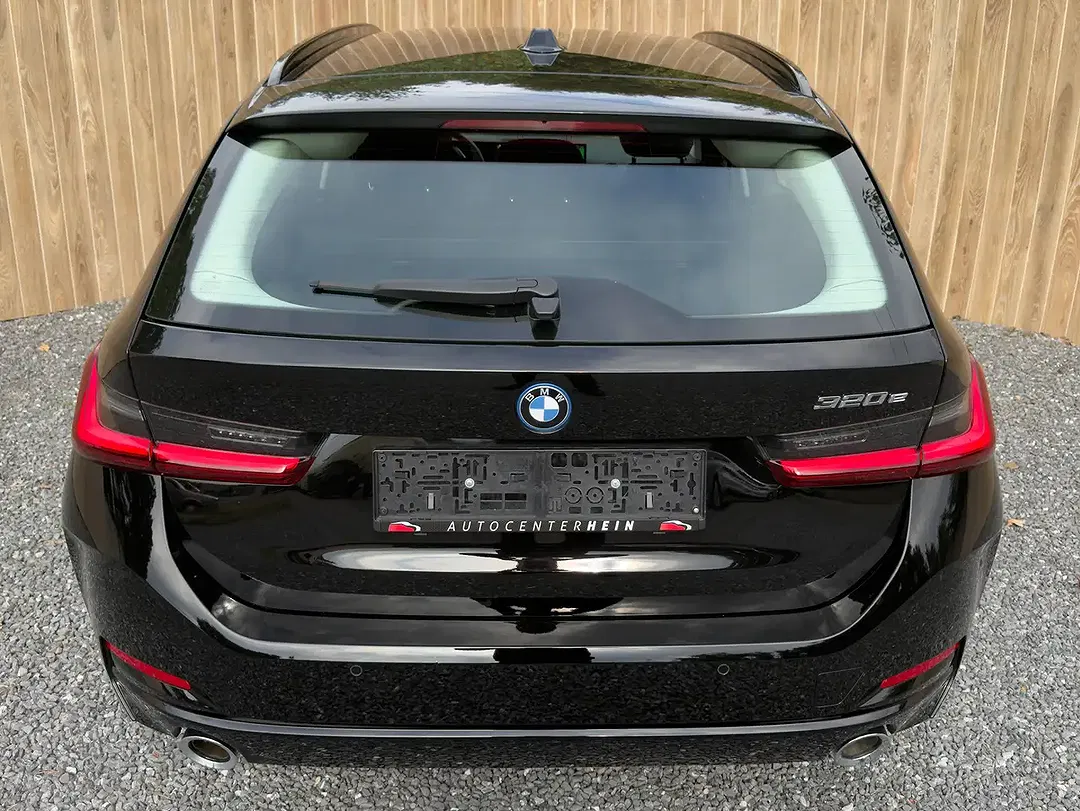 BMW 320 PHEV Touring - Thumbnail 6