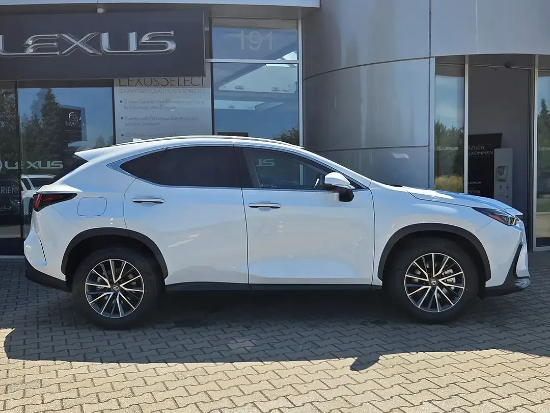 Lexus NX 450h+ E-FOUR Executive - Thumbnail 4
