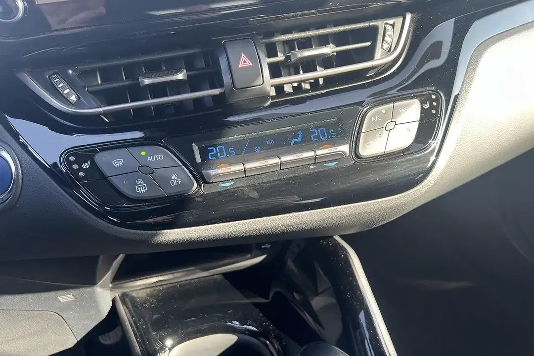 Toyota C-HR - Thumbnail 15