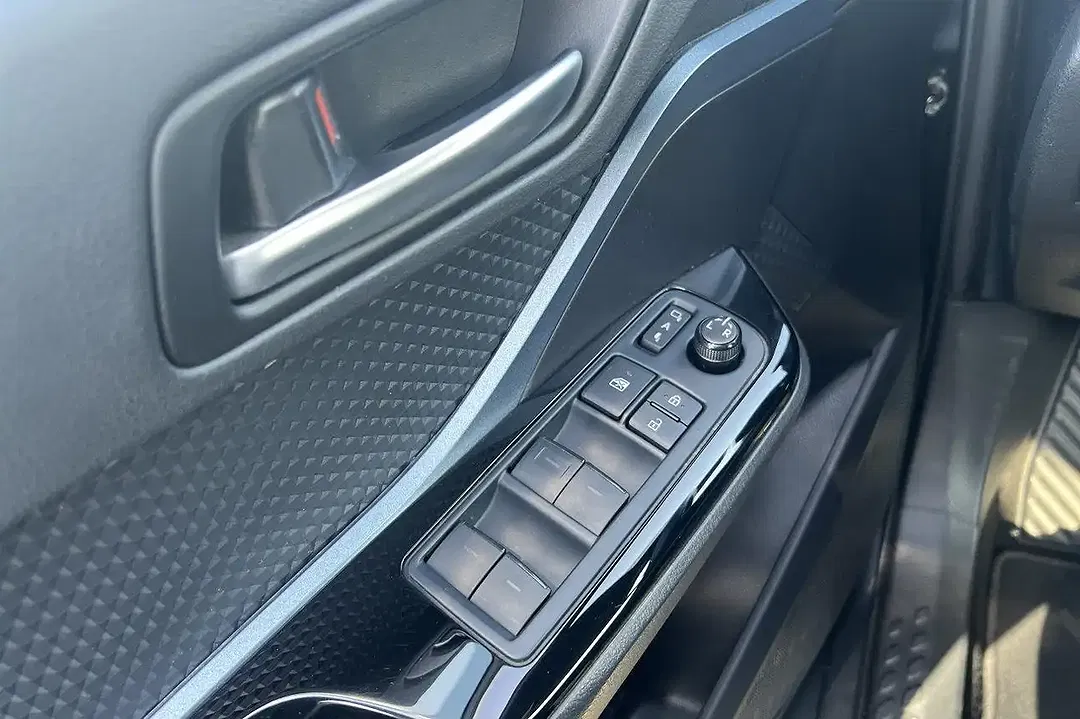 Toyota C-HR - Thumbnail 17