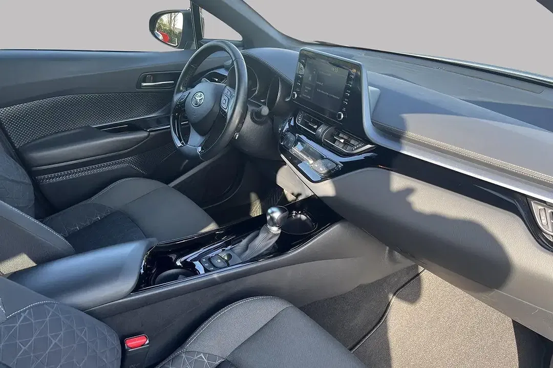 Toyota C-HR - foto 2